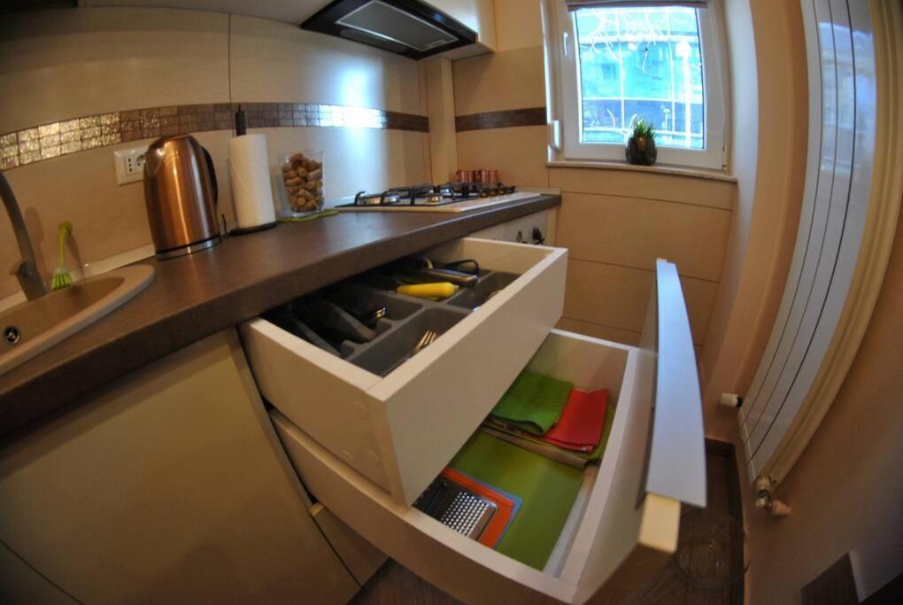 Modern & Central Apartment In North Of ブカレスト エクステリア 写真